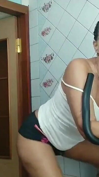 Lonely Housewife on the Simulator Shakes Her Fat Belly and Shows Her Bouncing Ass on Webcam